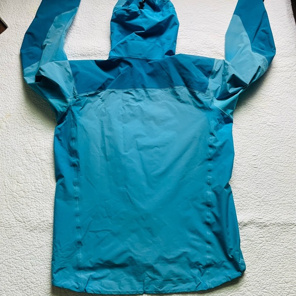 Arcteryx Alpha AR Gortex Pro Blue Gradient Color - Picture 15 of 16